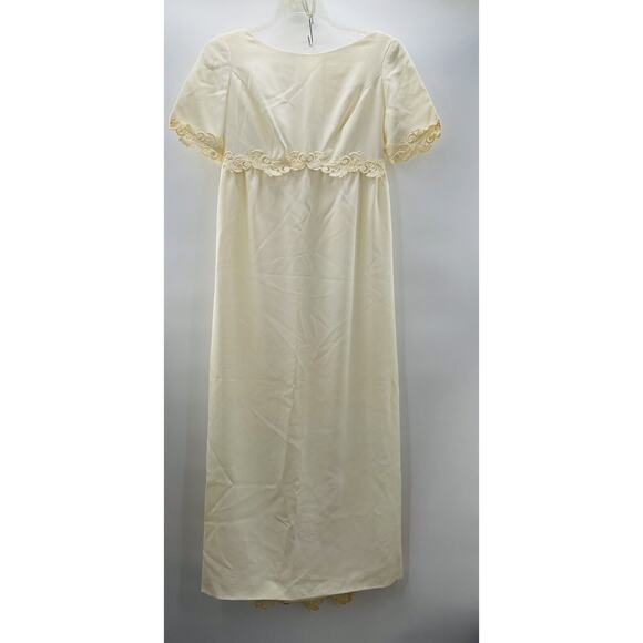 Vintage ILGWU Ivory Embellished Victorian Wedding Dress With 90" Veil - Picture 1 of 12